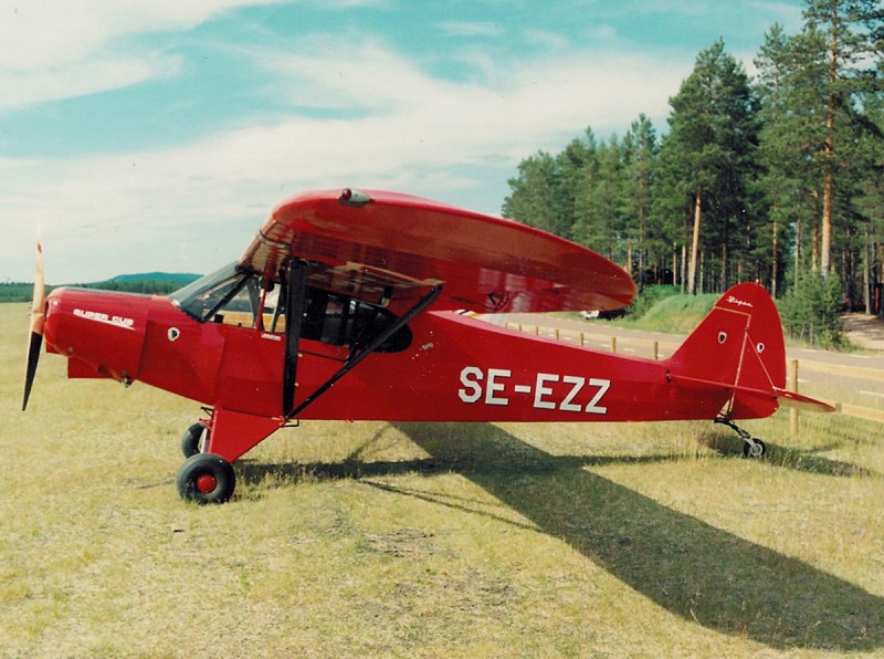 SE-EZZ på Orsafältet ca 1997. Foto Paul Compton.