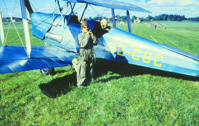 SE-CGC på Vängsö i slutet av 50 talet. Pilot är Dan Andersson<br />Foto Kai Grindvik