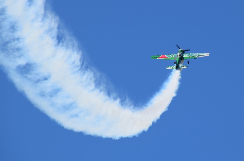 SE-MFE med Mats Andersson som pilot uppvisningsflyger över Höganäs 2017-05-27. Foto: Sven-Erik Jönsson