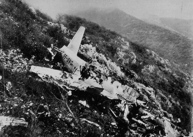 SE-BNG efter haveriet den 1947-11-18 i närheten av Salerno. Foto ur Carl-Hugo Roos donerade samling.