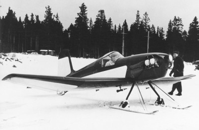 SE-BXY med skidor i mars 1955