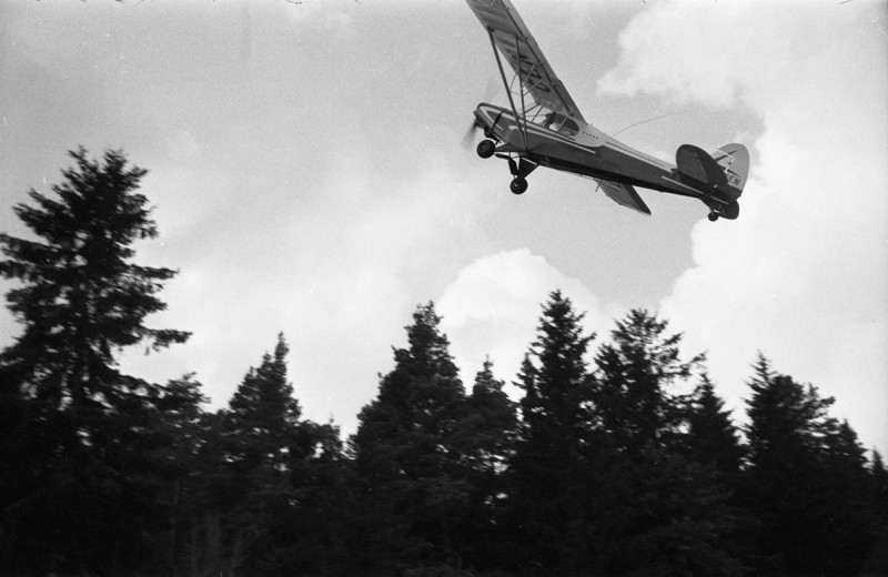 SE-CEN vid flygning för artilleriet. Foto ur Arméstabens Bilddetaljs negativarkiv, Krigsarkivet via Leif Hellström