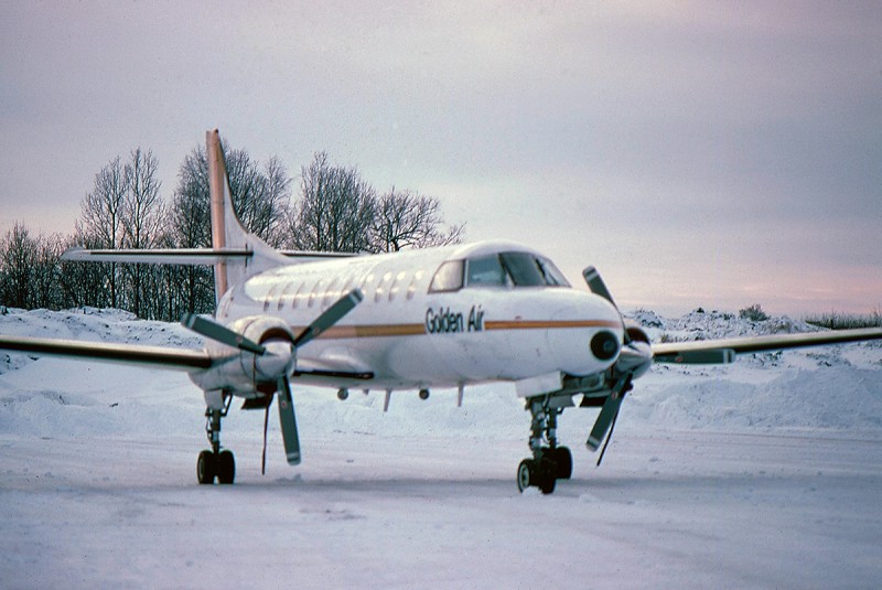 SE-IKZ, plats och datum ej känt.  Foto ur Flygrevyns donerade samling.