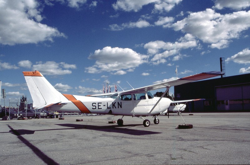 SE-LKN, på Bromma, datum okänt (ca 2002). Foto: Sven-Erik Jönsson