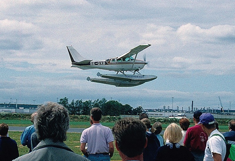 SE-GXB vid flygdag på Trollhättan-Vänersborgs flygplats den 1994-07-16. Foto: Carl-Henrik Olausson