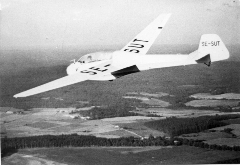 SE-SUT i närheten av Halmstad 1964. Foto ur Halmstad Flygklubbs samling.