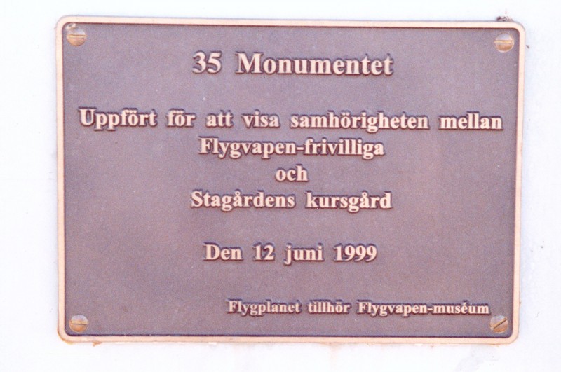 På pelaren fanns denna skylt. Foto: Bernt Olsson