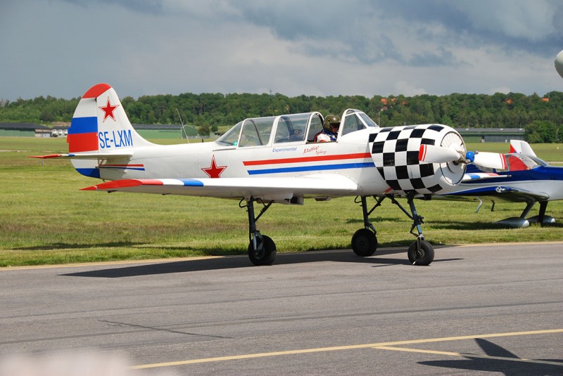 SE-LXM på Halmstad vid 2010-06-20 vid flygplatsens dag. Foto: Sven-Erik Jönsson