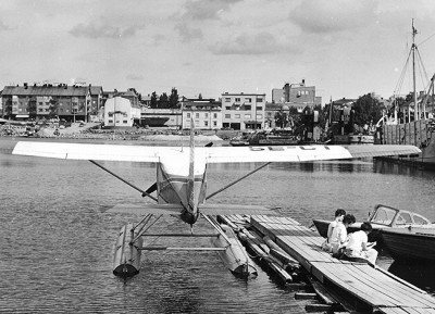 SE-CTY vid flottörer vid brygga i Luleå