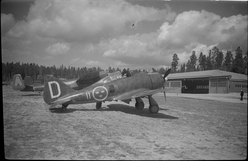 F18 1949 H81