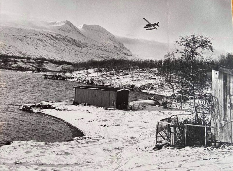 SE-FKI landar på Mavasjaure, Arjeplog någon gång i november-december 1969. Pilot var Ingemar Lundström<br />Foto: Jon Erik Evenström