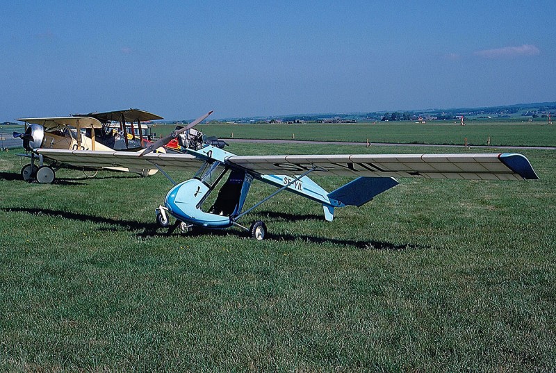 SE-YIL på F 10, Ängelholm vid flygdag den 1990-06-20. Foto: Sven Stridsberg