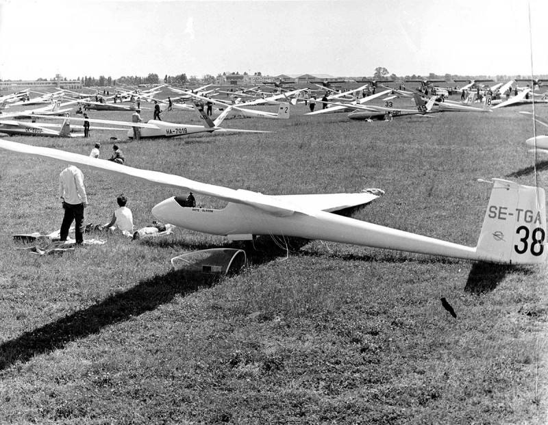 SE-TGA vid VM i segelflyg, juni 1968 i Leszno, Polen. Foto Yngve Norrvi.