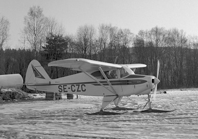 SE-CZC med skidor på Ekshärads flygplats ca 1962-1963, foto Christer Lokind