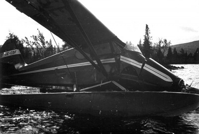 SE-CDF efter haveri. Kan det vara haveriet den 22 augusti 1959 vid Sevujärvu?<br />Foto ur Sture Fredriksson arkiv via Nils Olof Andersson