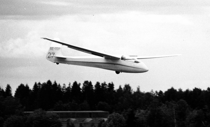 SE-TDP omkring 1970, plats ej känd. Foto ur Flygrevyns / Christina Lindbergs donerade samling.