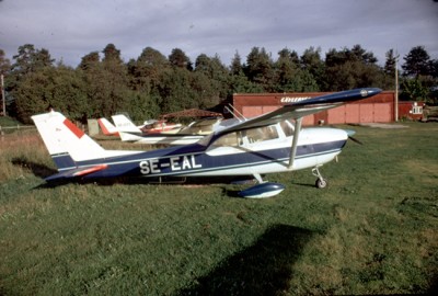 SE-EAL på Gävle Avans flygfält den 7 september 1971.<br />Foto: Freddy Stenbom