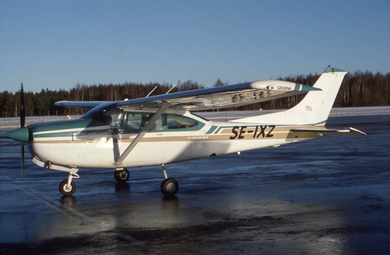 SE-IXZ på Jönköping 1988-12-21. Foto: Jonny Andersson.