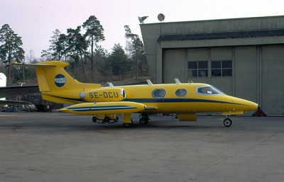 SE-DCU på Bromma 3 april 1974. <br />Foto ur Freddy Stenboms donerade samling