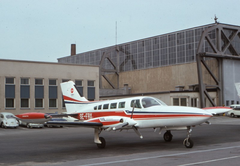 SE-FRX på Bromma 1975-04-29. Foto: Benny Karlsson.