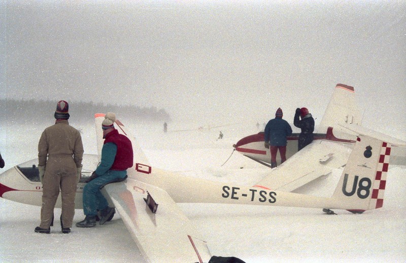 SE-TSS på Ottsjöns is vid segelflygläger vintern 1988. Foto: Uldis Sisins