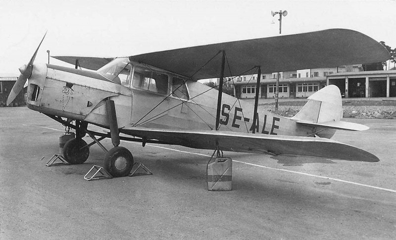 SE-ALE på Bromma 1952-04-27. Fotograf okänd.