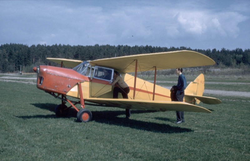 SE-ALE troligen på Skå Edeby ca 1959. Foto via Johannes Thinesen.