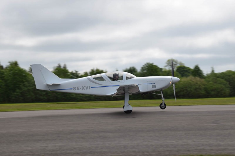 SE-XVI landar vid EAA Flyin den 4 juni 2022 på Falköping. Foto: Sven-Erik Jönsson.