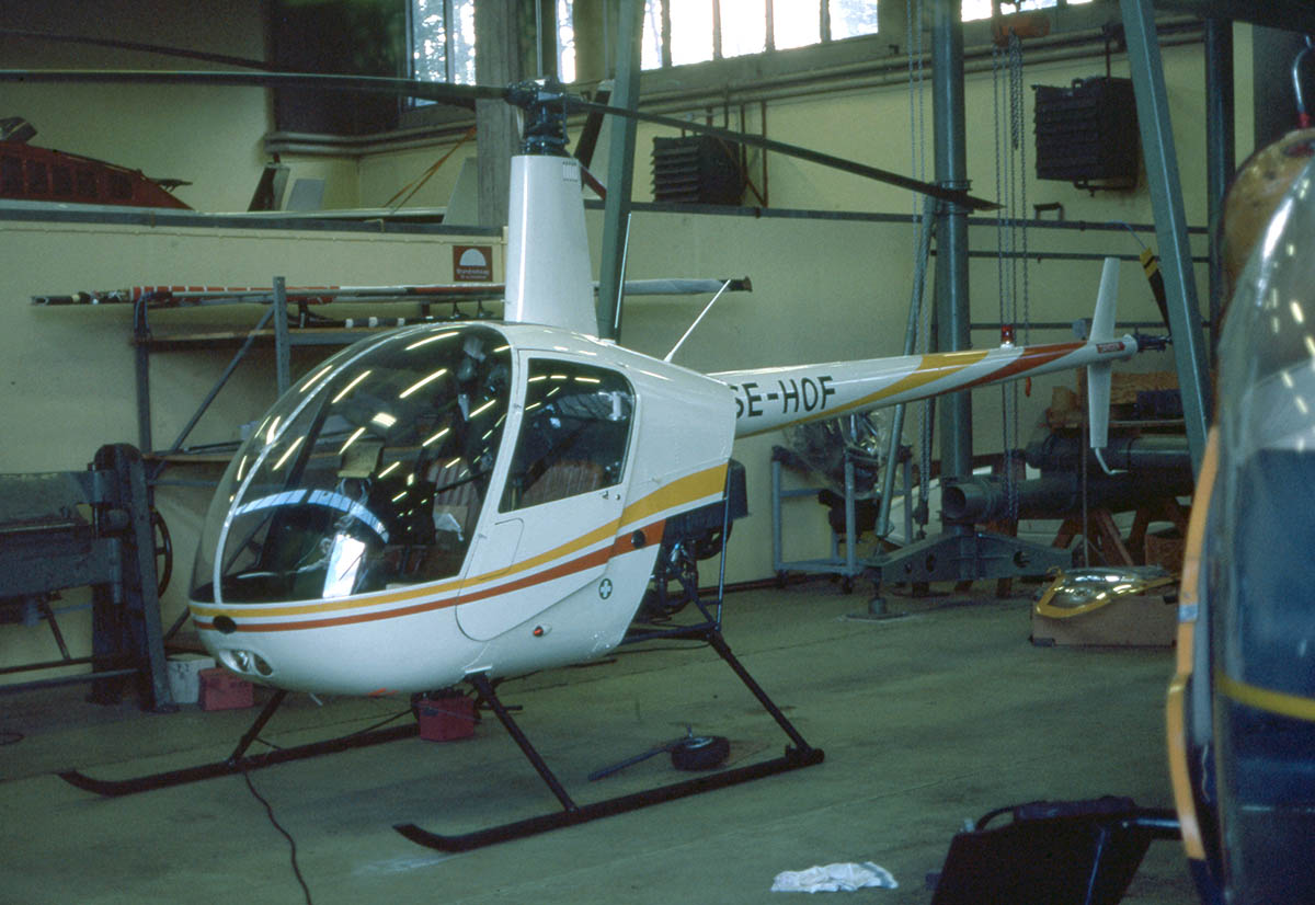 SE-HOF med registrering påmålad fotograferad den 1981-09-15 på Barkarby, men ej officiellt registrerad. <br />Registrering fullföljdes aldrig, såldes till UK och blev G-BKXH. Foto: Hans Wallin