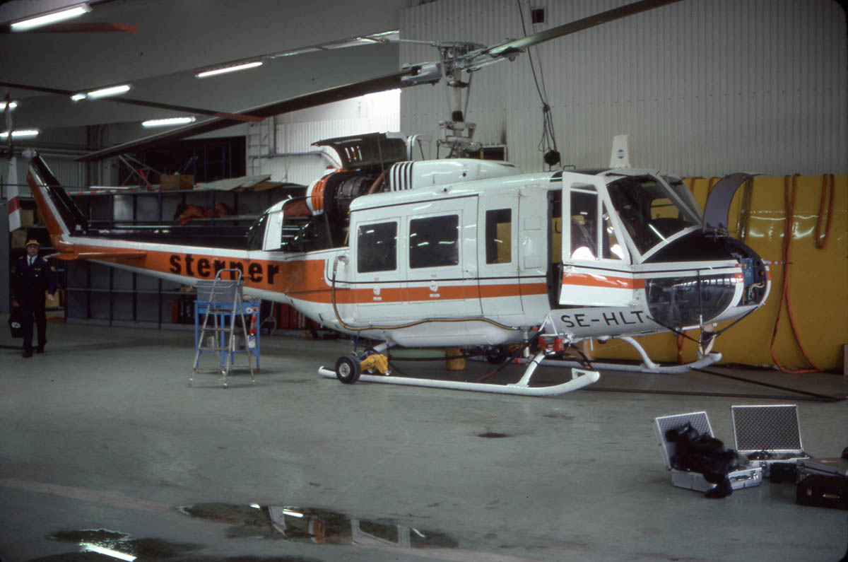 SE-HLT i hangar på Dala Airport, Borlänge den 1982-05-17. Foto: Hans Wallin via Tor Johnsson.