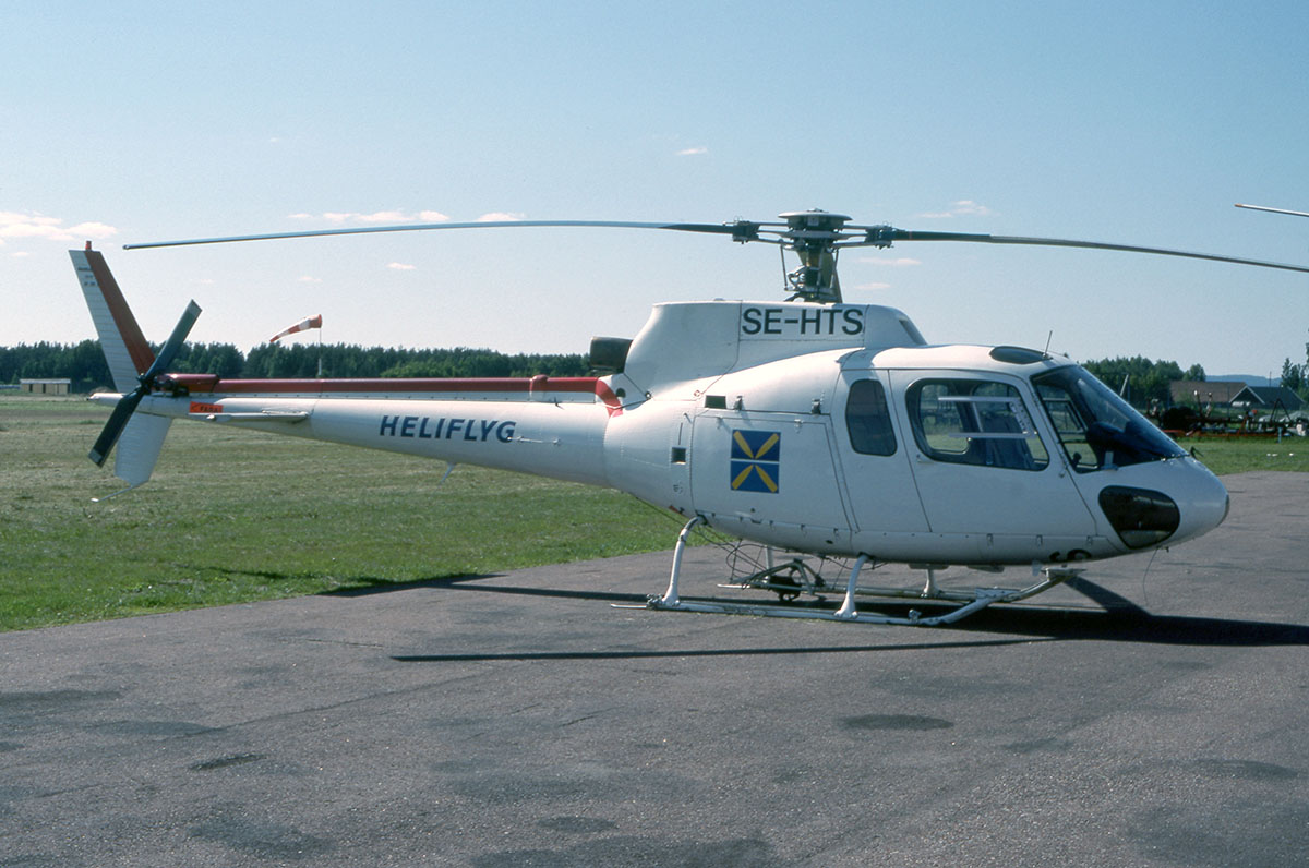 SE-HTS på Dala Airport, Borlänge den 1989-06-15. Foto: Hans Wallin.