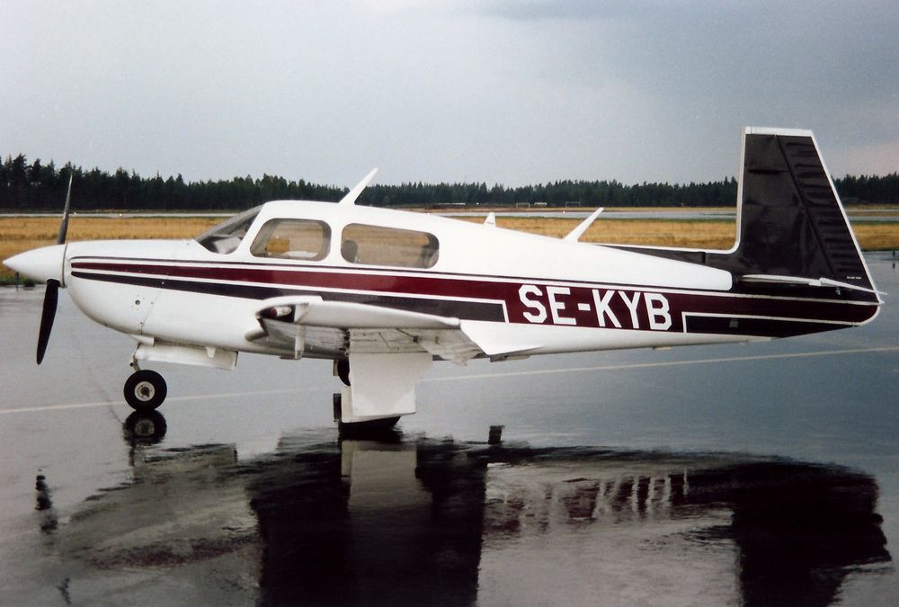 SE-KYB ESGJ 940818 1000.jpg