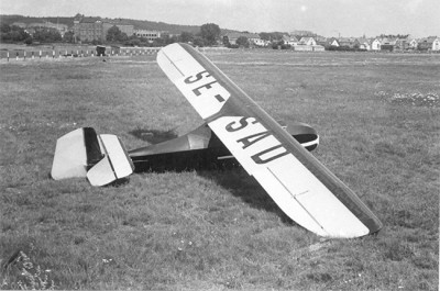 SE-SAD på Civila flygfältet i Halmstad sommaren 1939. <br />Detta var det första flygplan som Svenska Kanoverken byggde.<br />Foto: Bertil Dahlqvist