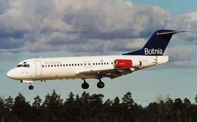 SE-DGS i Air Botnia's strax före landing på Arlanda 14 mars 2000.