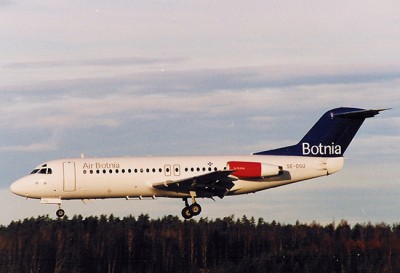 SE-DGU i Air Botnia's färger, strax före landning <br />på Arlanda den 12 april 1999.<br />Foto via Lars E Lundin