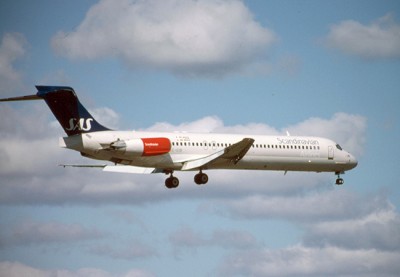 SE-DIB strax före landning på Arlanda den 5 augusti 2003. <br />Foto: Bill Östring