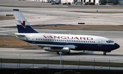N412CE Chicago-Midway airport den 25 februari 2000.<br />Foto: Rolf Larsson