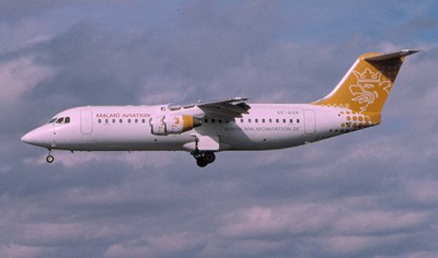 SE-DSR strax före landing på Bromma 2003-06-16. <br />Foto: Sven-Erik Jönsson
