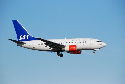 OY-KKS, fd SE-DTZ, strax före landning på bana 19L på Arlanda <br />den 2008-06-05, foto från spotterpaviljongen.<br />Foto: Sven-Erik Jönsson