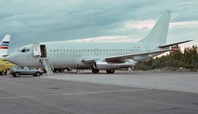 TC-JUT, fd. SE-DLR på Arlanda den 22 maj 1990.<br />Foto: Tommy Lakmaker