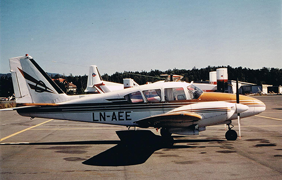 LN-AEE, fd SE-EMC på Fornebu 1977-08-16. <br />Foto: Kay Hagby via Nils-Olof Andersson