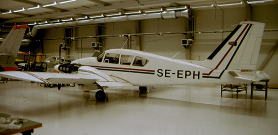 SE-EPH i Gripenskolans hangar på Skavsta 1999-04-25. Foto: Sven-Erik Jönsson