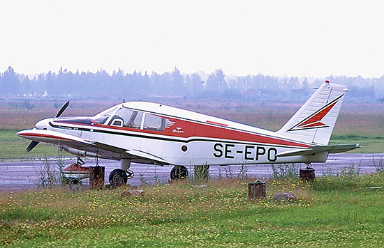 SE-EPO 1971-07-25, troligen på Karlstads flygplats. Foto: Leif Fredin