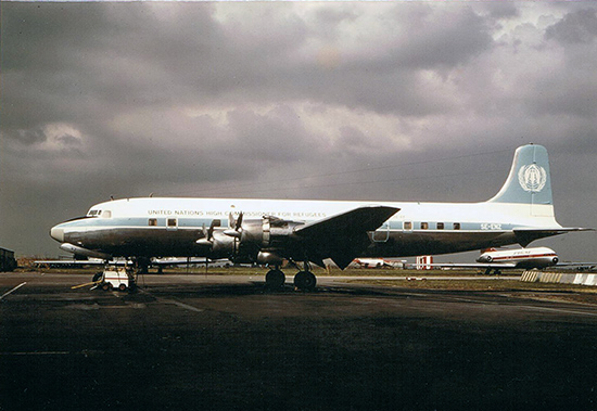 SE-ENZ uthyrd till FN, här fotograferad på Kastrup i sommaren 1972