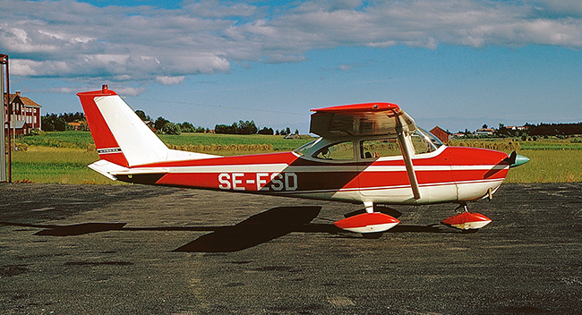 SE-ESD på Hudiksvalls flygplats 1971-07-18. Foto: Leif Fredin