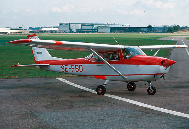 SE-FBD på Saab-fältet, Linköping 1977-04-30. Foto Freddy Stenbom.