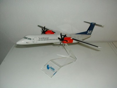 SAS DHC-8-402Q skala 1/72 modell