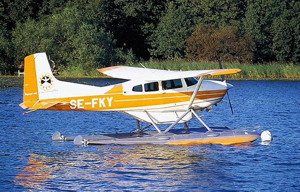 SE-FKY vid Kungshatt, mellan Drottningholm och Ekerö 1970-08-20. Foto: Leif Fredin.