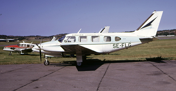 SE-FLG på Torslanda på plattan utanför Blå hangarn. Datum ej känd, ca 1973-1977. Diabild ur Nils-Arne Nilssons donerade samling.