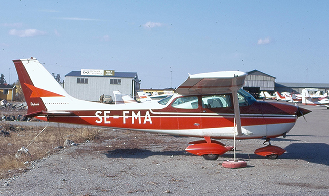 SE-FMA på Bromma 1975-04-16. Foto: Benny Karlsson